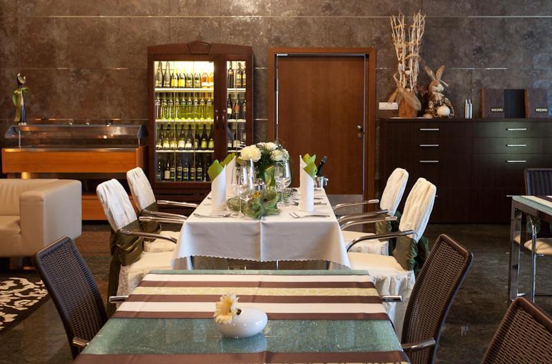 Hotel Relax Rajecke Teplice Exterior photo